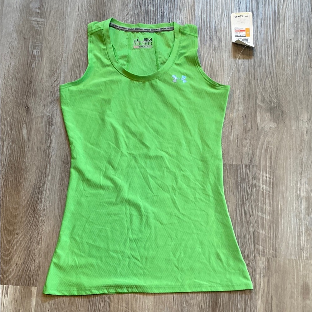 Women’s NWT Under Armour tank
